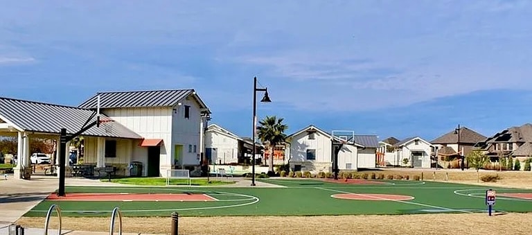 basketball & sand Volleyball courts - 521 Peace Dr