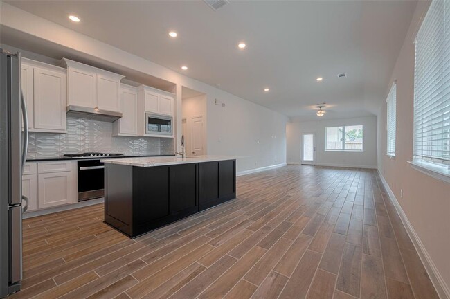 Building Photo - 4206 Colony Ln