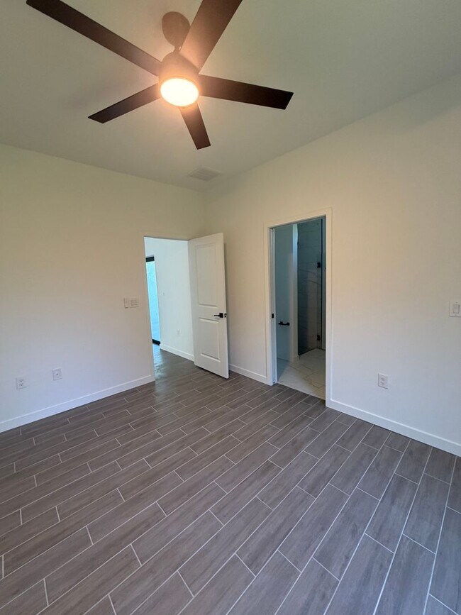 Building Photo - 2103 Redmond St