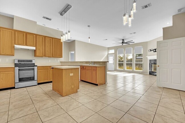 Building Photo - 1708 Windcastle Dr