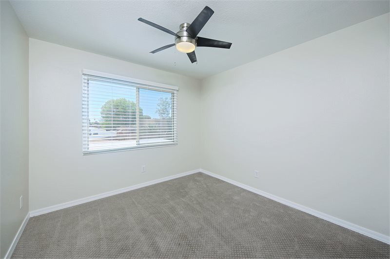 Building Photo - 948 S Alma School Rd