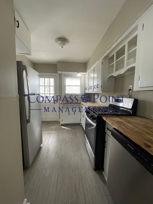 Building Photo - Spring Into Your New Home!