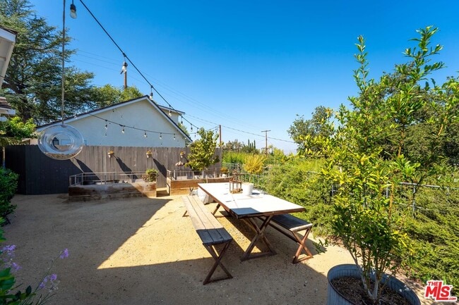Building Photo - 4530 San Blas Ave