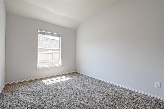 Building Photo - 24602 Forest Canopy Dr
