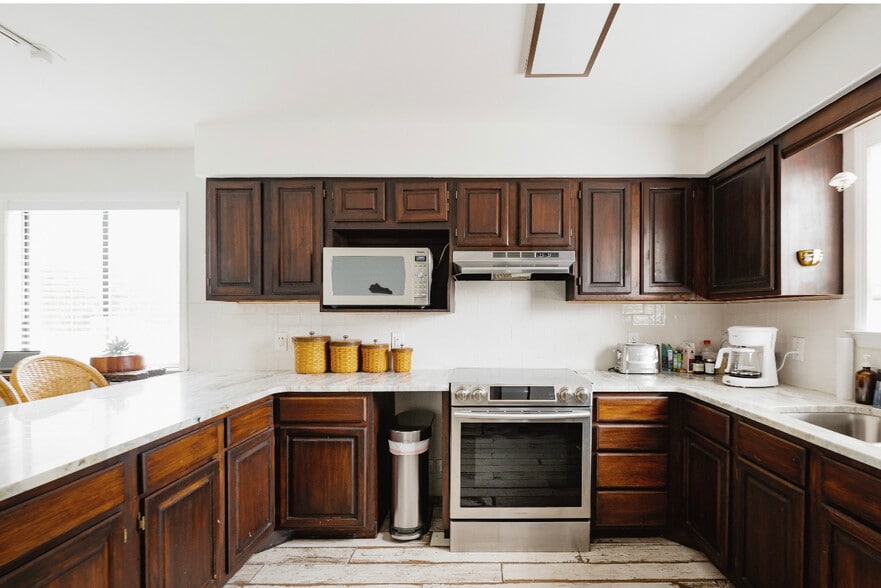 Building Photo - 322 Summit Dr