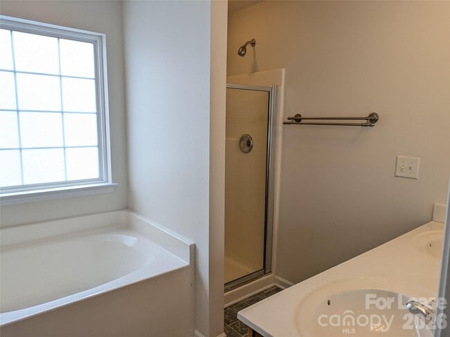 Building Photo - 11108 Aprilia Ln