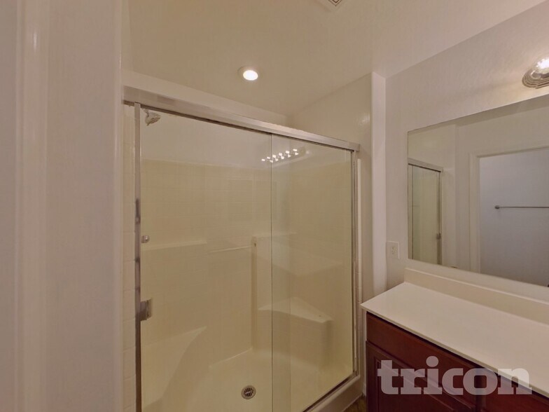 Building Photo - 451 S Hawes Rd