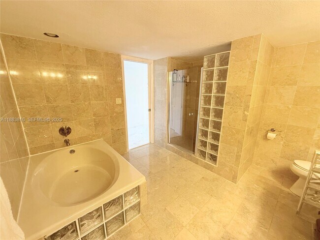 Building Photo - 2751 S Ocean Dr