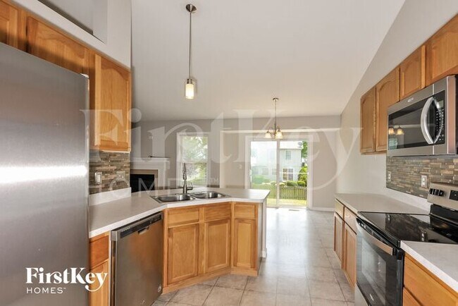 Building Photo - 1405 Sportsmans Ct