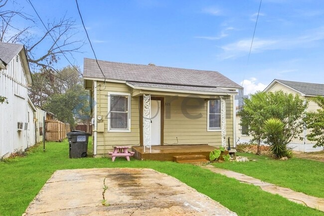 Building Photo - 521 S Polaris