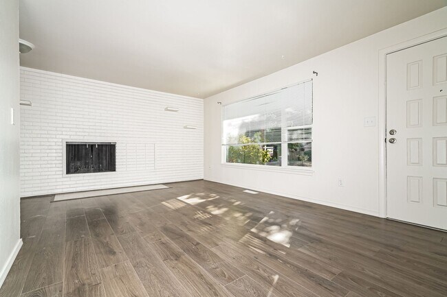 Building Photo - 9725-27 Lake Steilacoom Dr SW