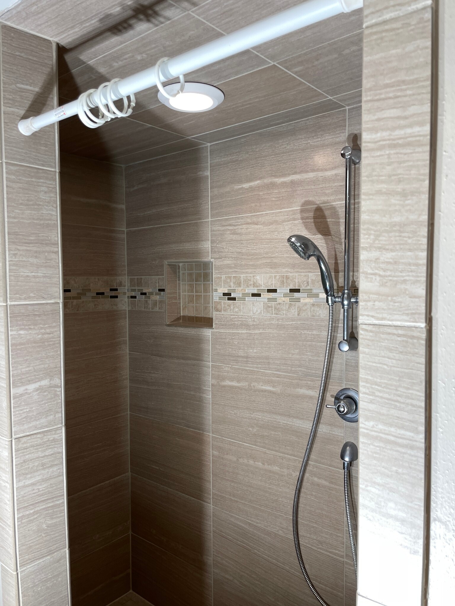 Shower - 14646 196th Ave SE