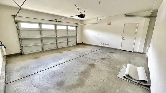 Building Photo - 17543 Nutwood Dr