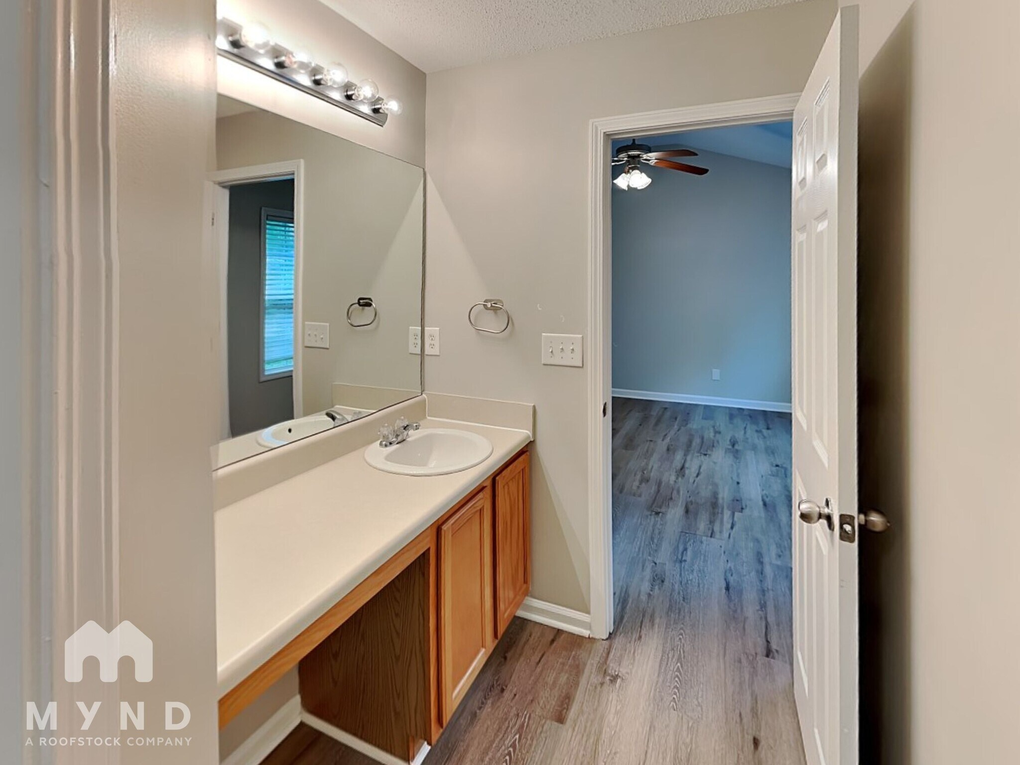 Building Photo - 323 Rosemont Ct