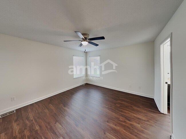 Building Photo - 1130 Mastell Dr