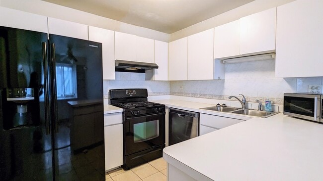 Building Photo - 791 Barnaby Pl