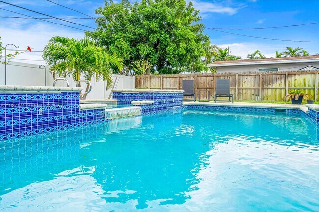 Building Photo - 251 SE 8th St