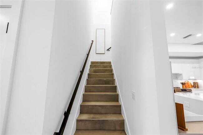 Building Photo - 2065 Goldenrod St