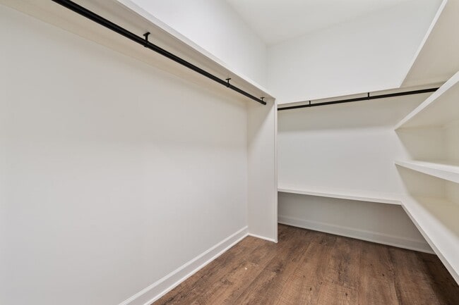 Building Photo - Charming Newly Constructed Property in Raleigh with Modern Appliances/Fixtures!