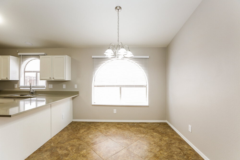 Building Photo - 1058 S Sierra St