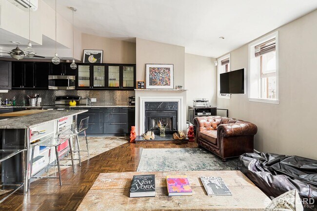 Building Photo - 148 Waverly Place