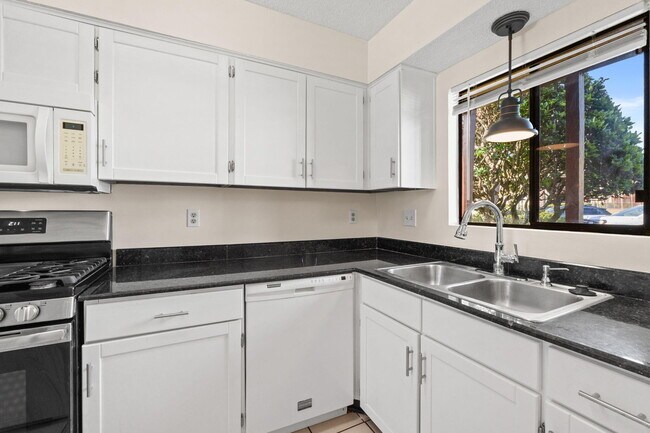 Building Photo - 17751 Panama City Beach Pkwy