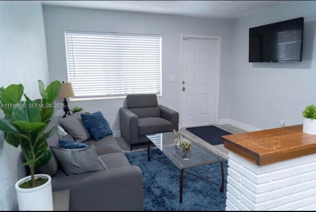 Building Photo - 6512 SW 24th St