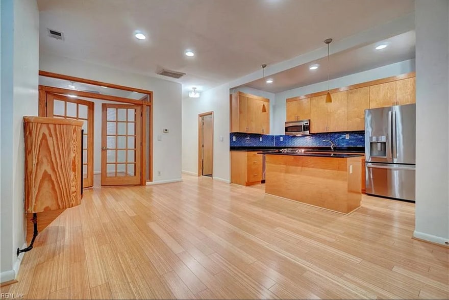 Primary Photo - 520 W Olney Rd