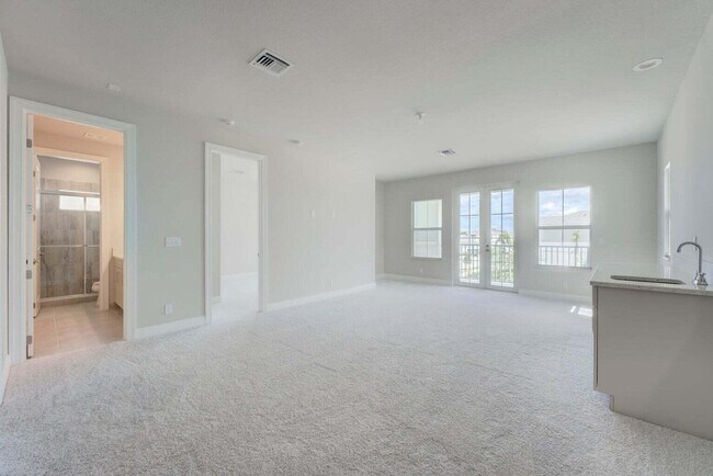 Building Photo - 9296 Crestview Cir