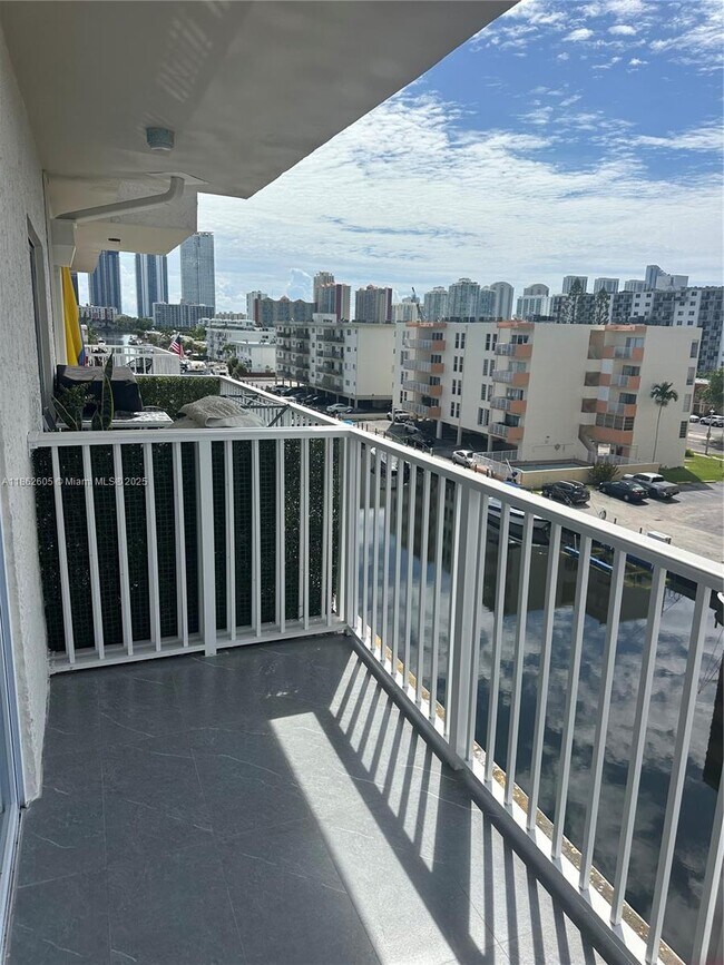 Building Photo - 3536 NE 168th St