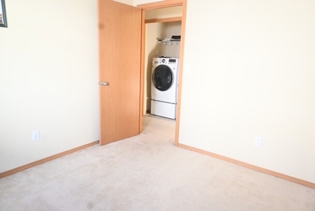 Building Photo - Lynnwood Home