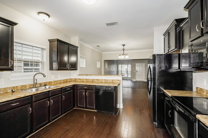 Building Photo - 2004 Avery Park Drive