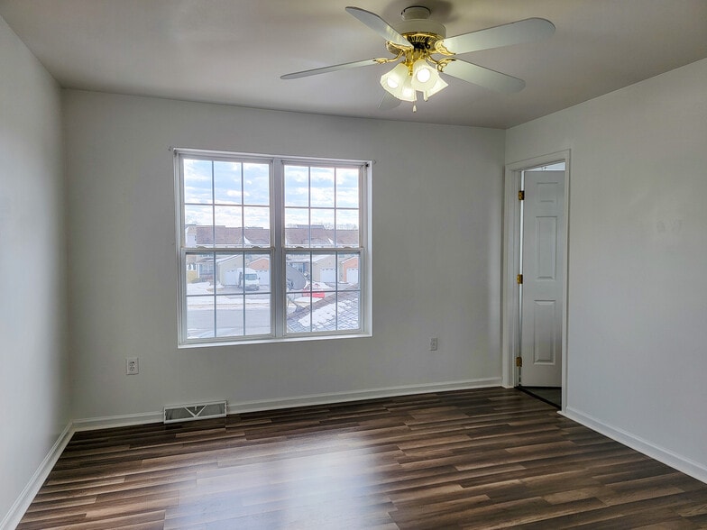 Building Photo - 2127 Penn St