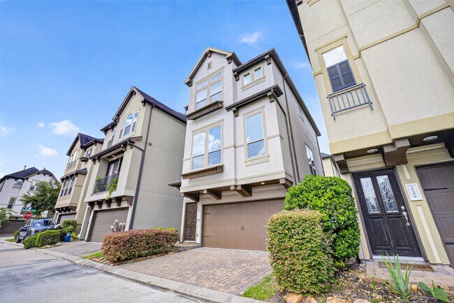 Building Photo - 2707 Shadybrook Meadow Dr