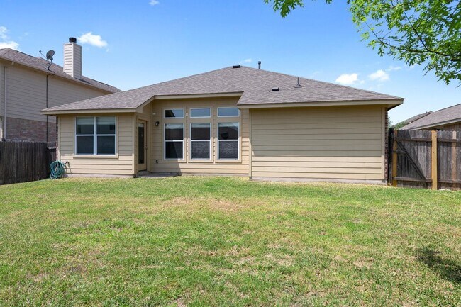 Building Photo - 1049 Regency Ln