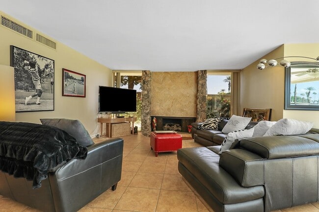 Building Photo - 42505 Adams St