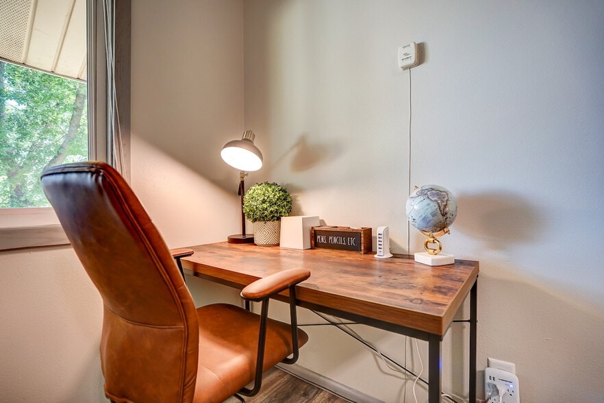 Building Photo - 407 S 94th Pl