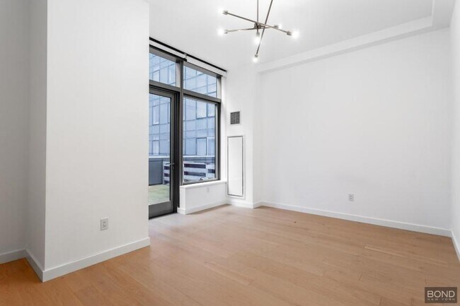 Building Photo - 0 bedroom in Queens NY 11101