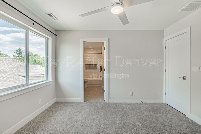 Building Photo - 2570 S Cherokee St