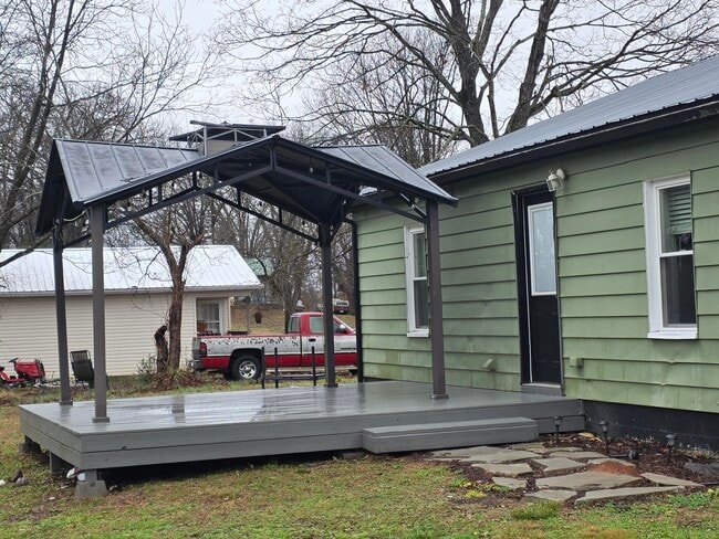 Building Photo - 109 Wilson St