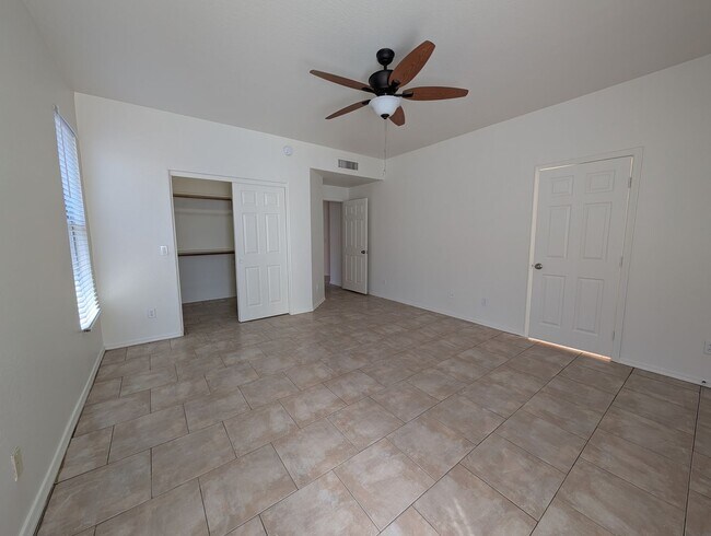 Building Photo - 3 Bedroom 2 Bathroom in Executive Palms Subdivision