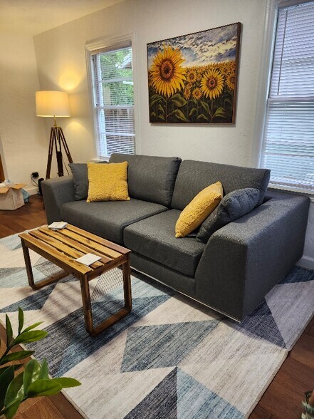 Building Photo - 1322 Hiawatha Ave