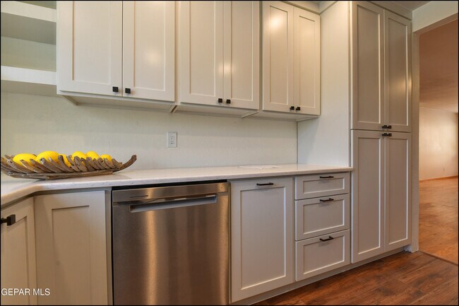 Building Photo - 3609 Okeefe Dr