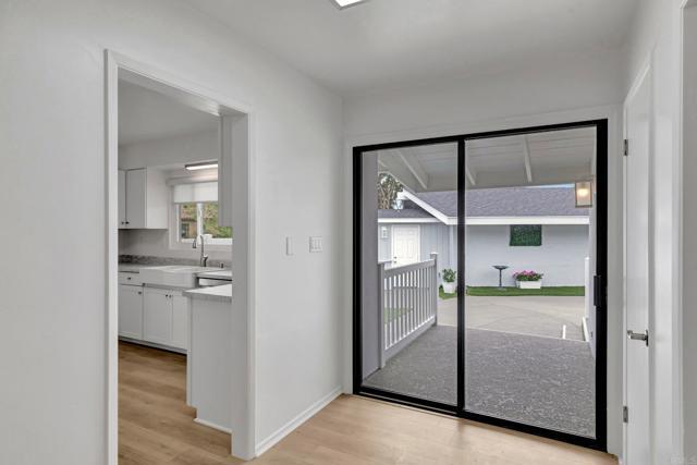Building Photo - 6490 La Jolla Scenic S Dr