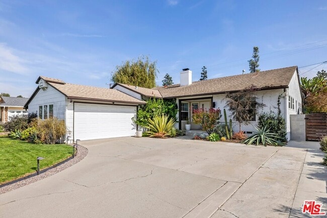 Building Photo - 9418 S 10th Ave