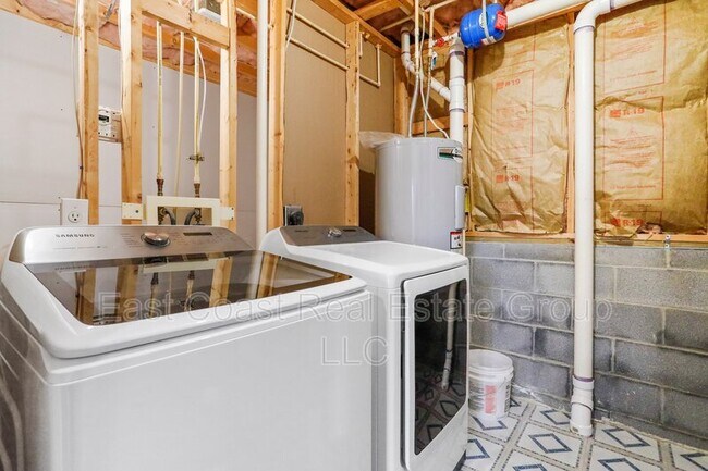 Building Photo - 339 Clifford Dr