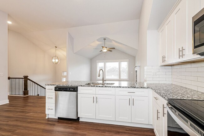 Building Photo - NEW PRICE!!!  Don't miss out.