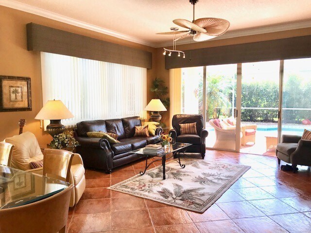 Building Photo - 2/2 POOL HOME - ROSEDALE COUNTRY CLUB - CLOSE TO SHOPPING/BEACHES