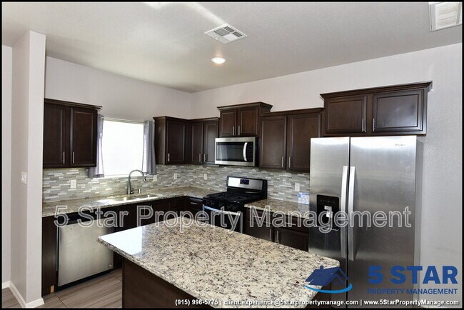 Building Photo - 4825 Mark Avizo