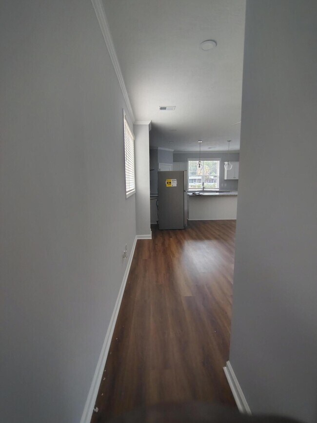 Building Photo - 1061B Pinecrest Ave NW